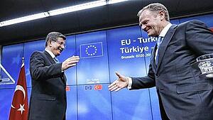 Türkische Regierungschef Davutoglu  und EU-Ratspräsident Tusk