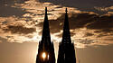 Kölner Dom bei Sonnenuntergang