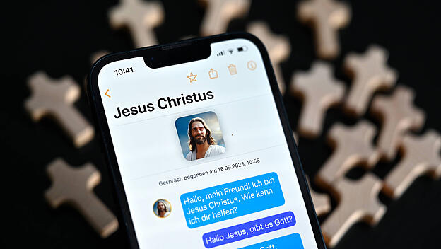 Ein KI-Jesus von der Tech-Firma Catloaf Software auf einem Smartphone.