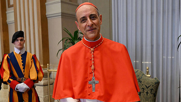 Kardinal Víctor Manuel Fernández ruft dazu auf, Autorität in der Kirche kritisch zu betrachten.