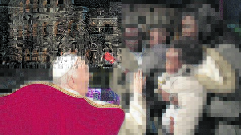Papst Franziskus mit Migranten vor dem Kolosseum