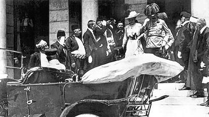 Österreichische Thronfolgerpaar wenige Augenblicke vor dem tödlichen Attentat 1914 in Sarajevo
