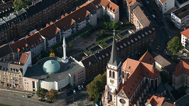 Mannheim: Moschee und Kirche