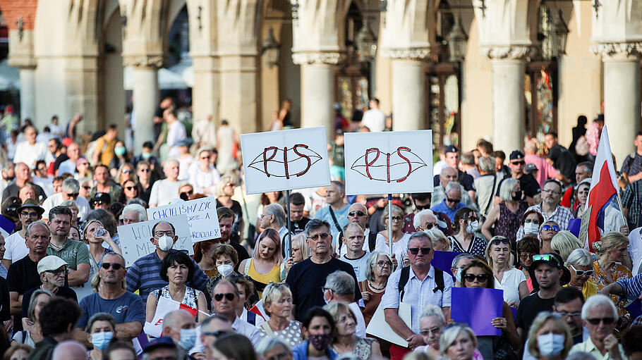 Polen protestieren gegen Änderungen des Rundfunkgesetzes