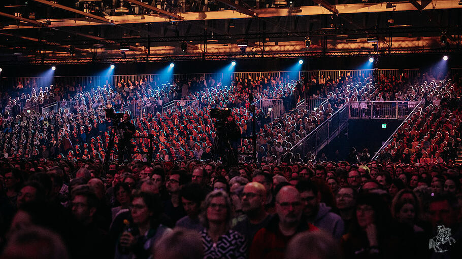 Die MEHR24 zeigt allein optisch: Das hier ist ein Festival, keine Konferenz.