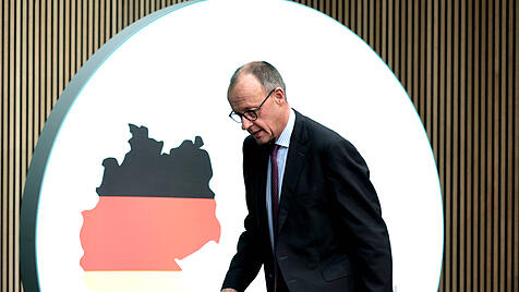 Friedrich Merz: Der wahrscheinlich künftige Bundeskanzler tritt vor das Land.