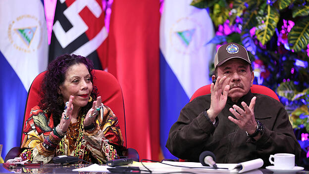 Daniel Ortega mit seiner Frau Rosario Murillo