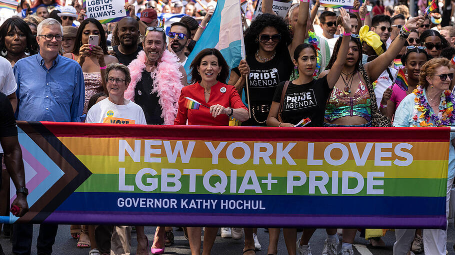 Gouverneurin Kathy Hochul bei Pride-Parade