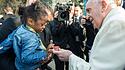 Papst Franziskus besucht karitativen Einrichtung "Johannes XXIII Peace Lab"