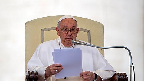 Papst Franziskus sagt Nein zur Frauenweihe,