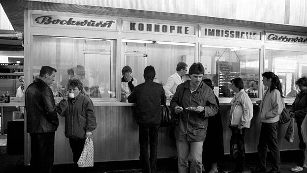 DDR, Berlin, Prenzlauer Berg, Schönhauser Allee Ecke Dimitroffstraße jetzt Eberswalder Straße, Konopke Imbiss, Oktober 1