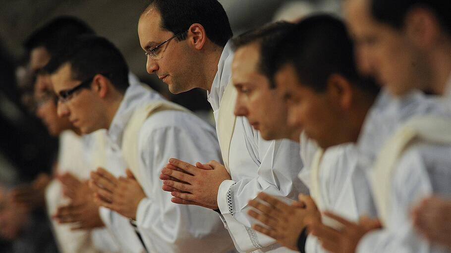 Papst Franziskus feiert Heilige Messe und Priesterweihe im Petersdom