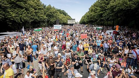 Demonstration gegen Corona-Maßnahmen in Berlin