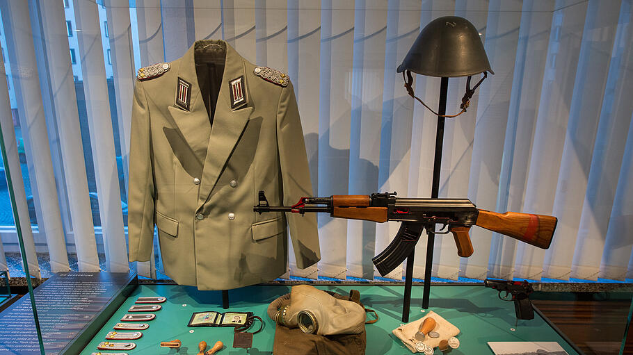 Stasi-Uniform der SED-Diktatur