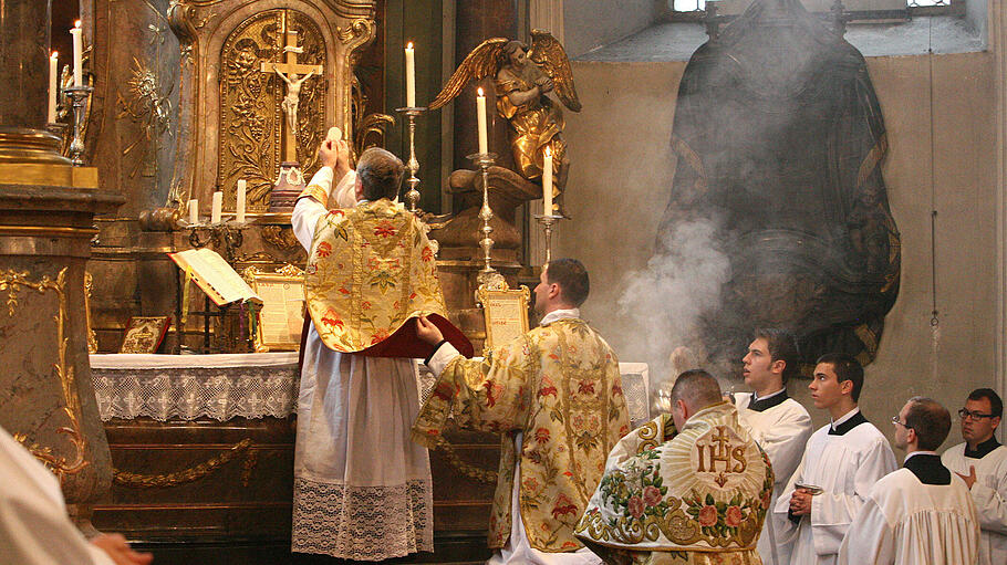 Auch das neue Liturgieschreiben ändert nichts an der Lebendigkeit der Alten Messe.