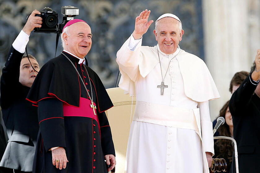 Pope meets couples for Valentine's Day
