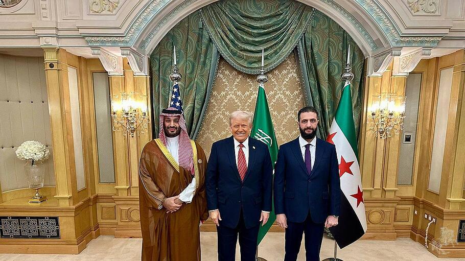US-Präsident Trump mit Mohammed bin Salman und Ahmed al-Scharaa