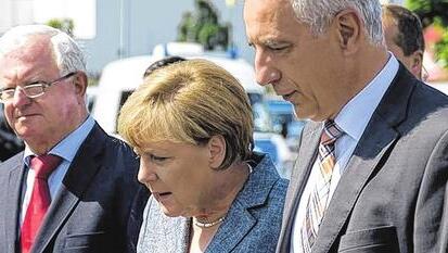Angela Merkel, Rudolf Seiters (links) und Stanislaw Tillich