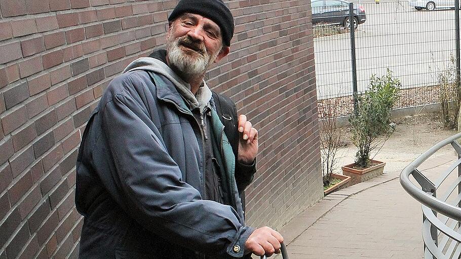 Bedürftige in Berlin: Roland (60) lebt seit zwölf Jahren auf der Straße.