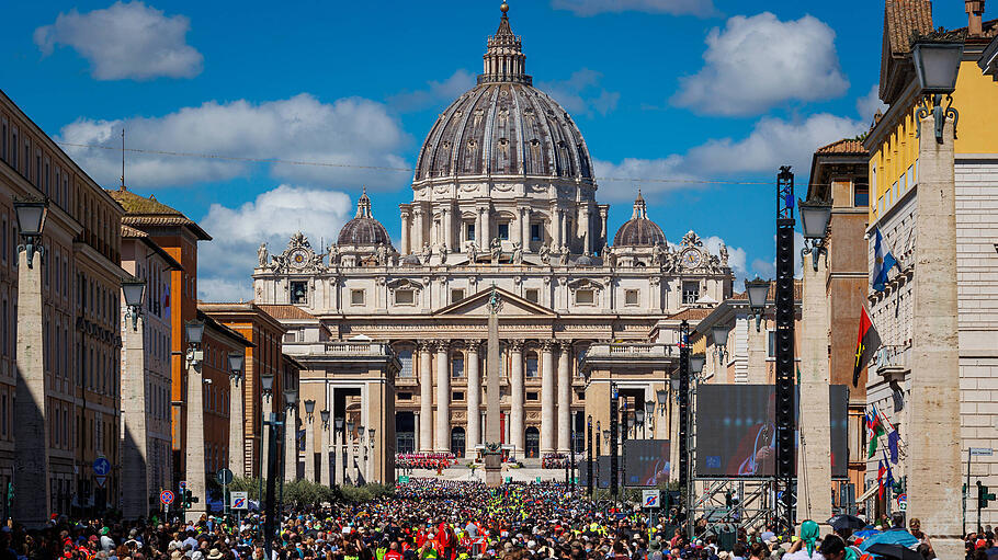 Requiem für Papst Franziskus, Via della Conciliazione,