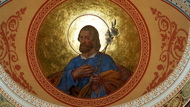 Abbildung des heiligen Josefs von Nazareth mit einem blühenden Lilienstab in der Hand