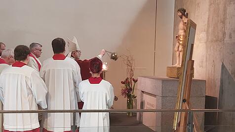 In der Gedenkkirche Regina Martyrum ist der selige Bernhard Lichtenberg vor&uuml;bergehend bestattet worden.