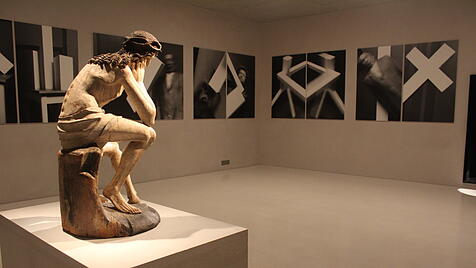 Der von Folter gezeichnete Christus (15. Jahrhundert), lebensgro&szlig; und vollplastisch im K&ouml;lner Kolumba-Museum.