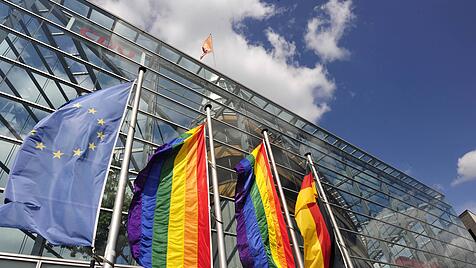 Petition fordert EU-weites Konversionsverbot