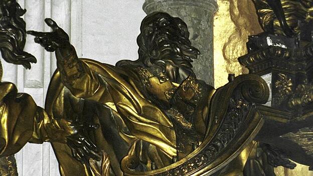Bronzestatue von Bernini am Altar der Cathedra Petri