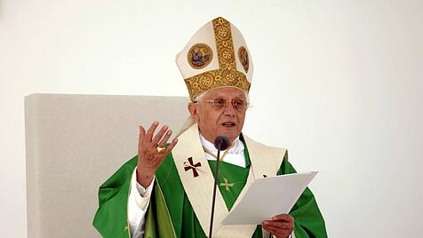 Papst Benedikt in M&uuml;nchen-Riem