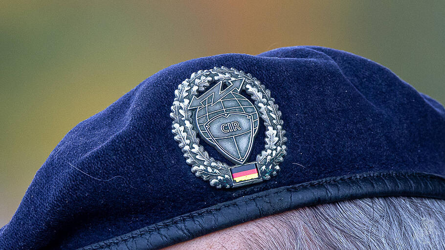Indienststellungsappell der neuen Offizierschule der Luftwaffe in Roth