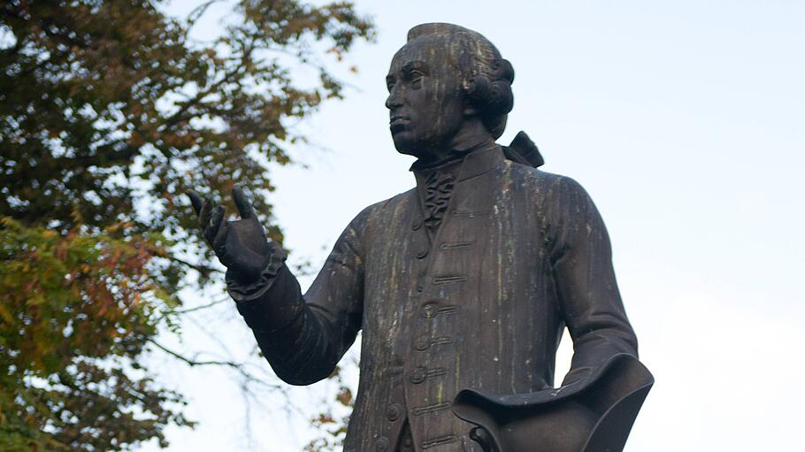 Statue Immanuel Kant