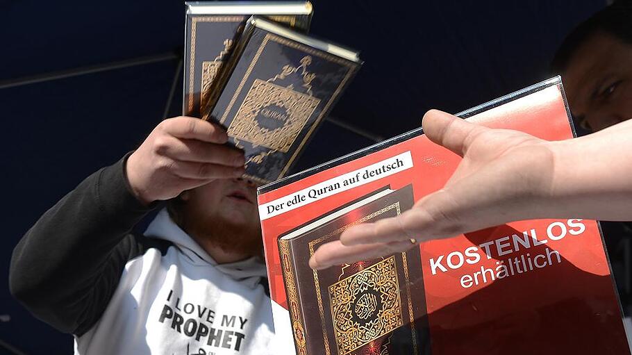 Verteilung von Koran-Exemplaren
