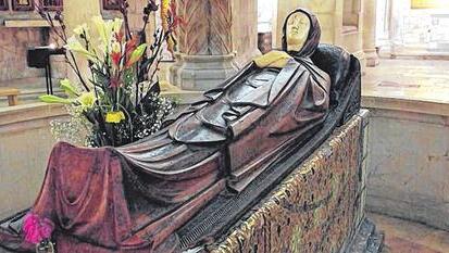 Marienstatue in der Krypta der neoromanische Dormitio-Basilika.