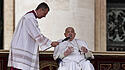 Papst Franziskus spricht nach der Palmsonntagsmesse