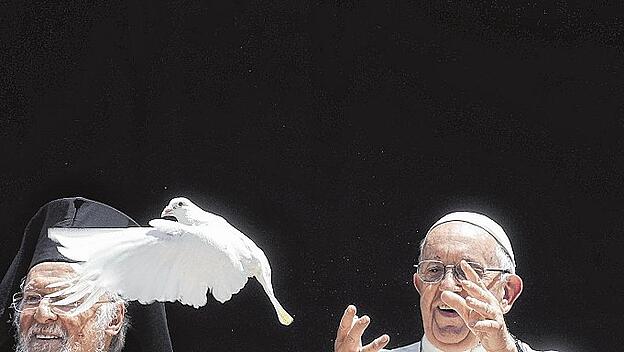 Papst besucht Bari