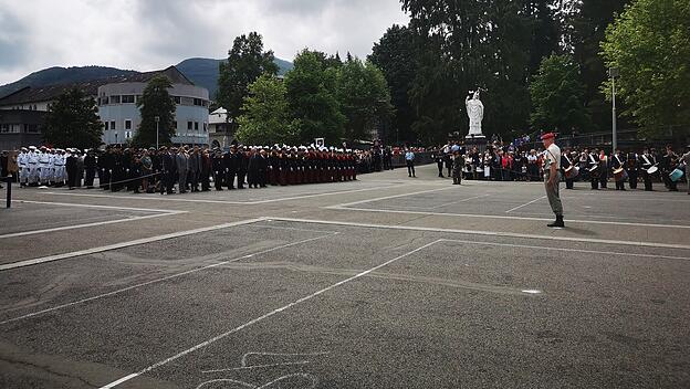 Milit&auml;rwallfahrt in Lourdes