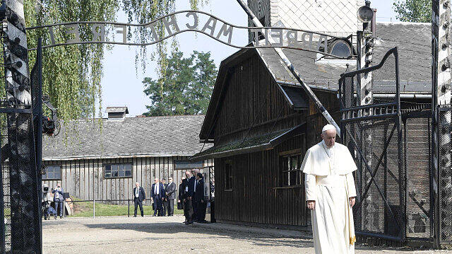 Papst Franziskus in Auschwitz