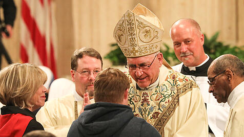 Bischof Naumann bei einer Gebetswache für das Leben in Washington