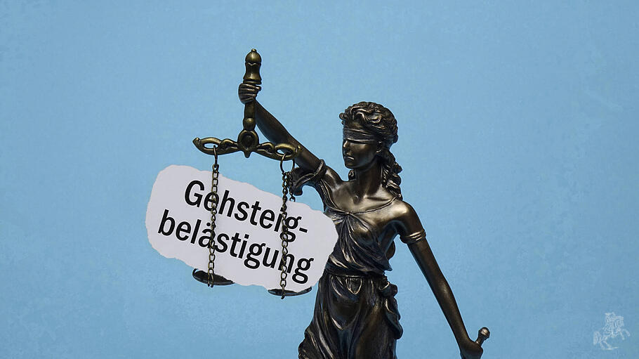 Justitia und Schriftzug Gehsteigbelästigung