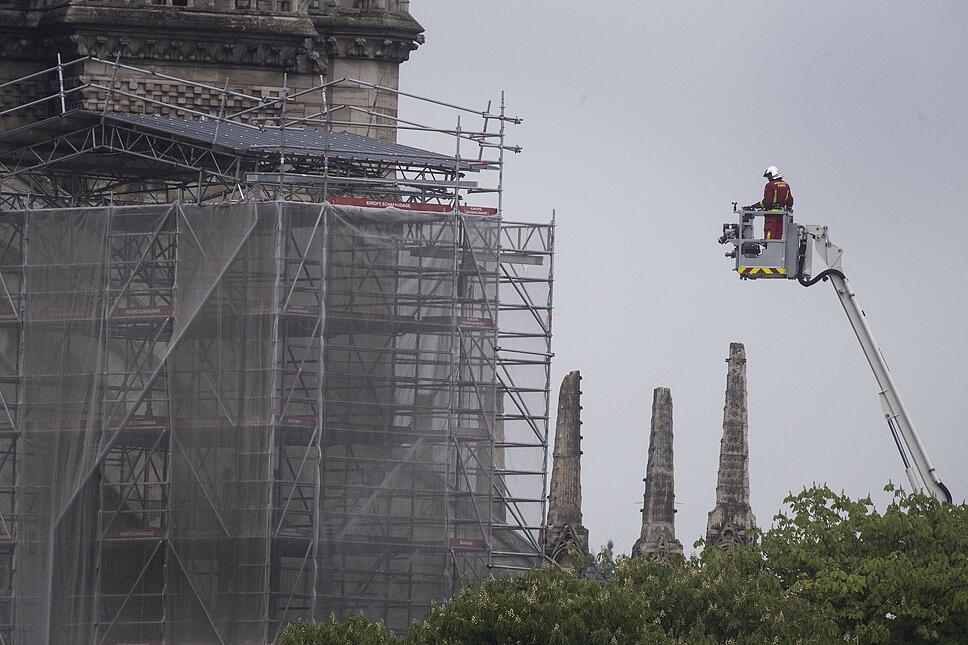 Nach dem verheerenden Brand der Kathedrale Notre-Dame