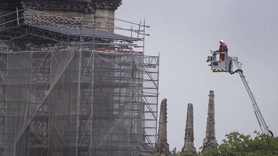 Nach dem verheerenden Brand der Kathedrale Notre-Dame