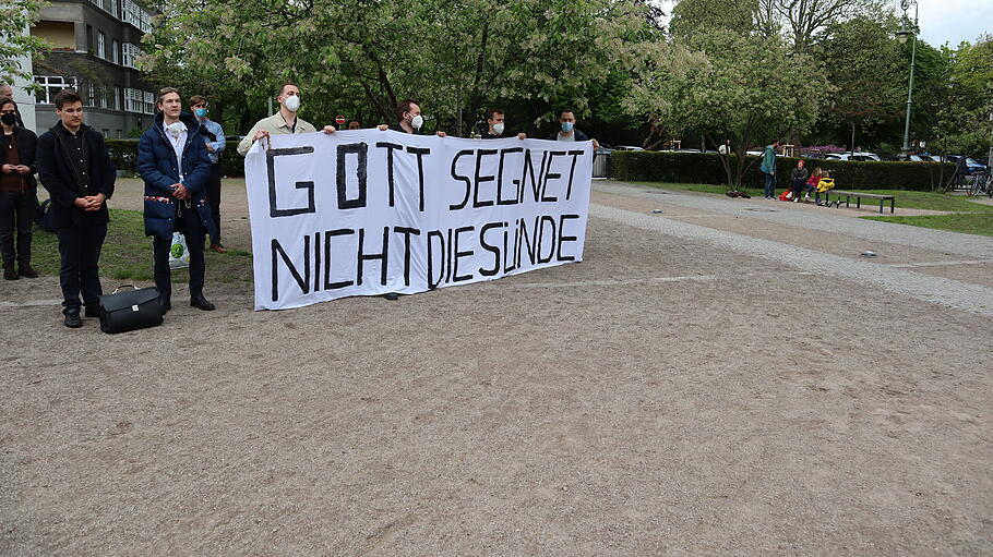 Protest gegen Segnung homosexueller Paare