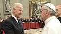 Joe Biden und Papst Franziskus