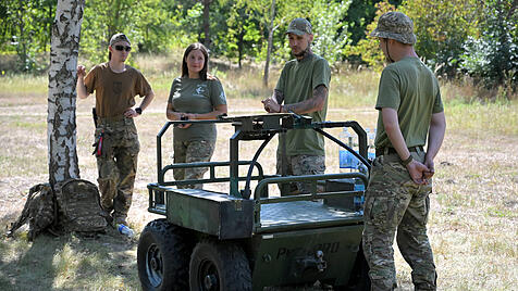 Ein sogenanntes Unmanned Ground Vehicle (UGV)