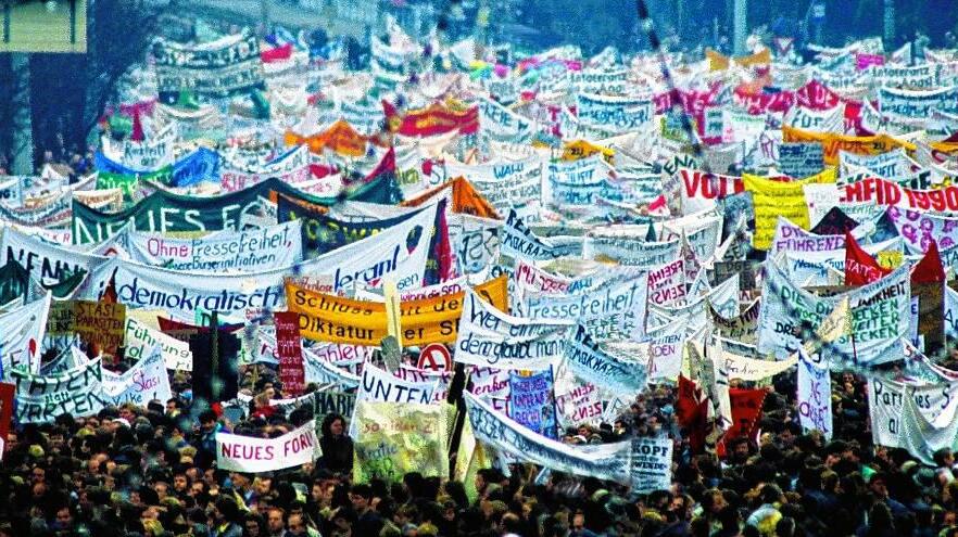 Demonstration am 4. November 1989 auf dem Berliner Alexanderplatz
