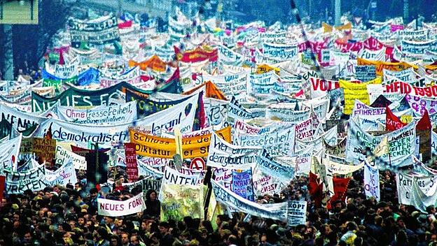 Demonstration am 4. November 1989 auf dem Berliner Alexanderplatz