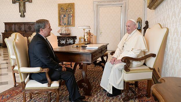 Papst Franziskus empfängt Ministerpräsident Laschet