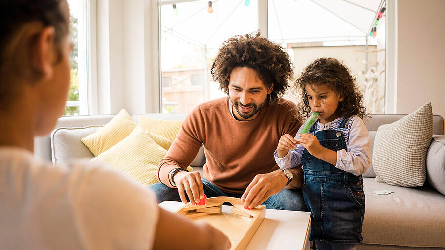 Brettspiele können in der Fastenzeit die Familie stärken.