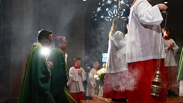 Bei den Gesprächen in Rom haben sich Vatikan und die Deutschen Bischöfe fürs Erste geeinigt. Doch der Flaschengeist des Synodalen Weges  wird nicht in sein Gefäß zurückkehren.